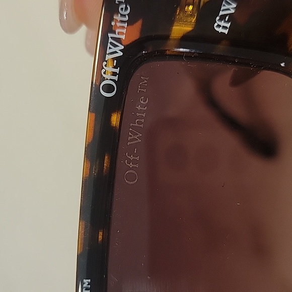 Off-White Brown Tortoise Sunglasses - Picture 7 of 8